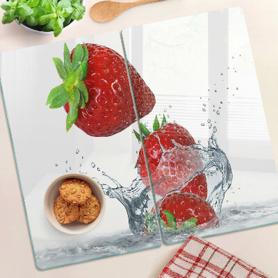 Üveg vágódeszka Eper a vízben