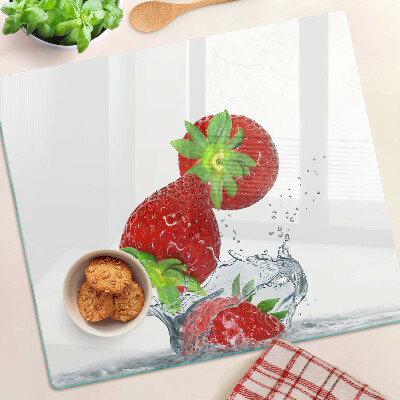Edzett üveg vágódeszka Eper a vízben