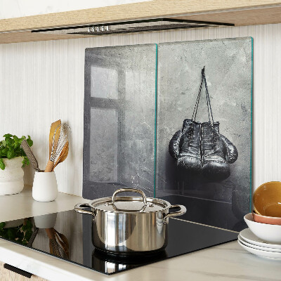 Üveg vágódeszka Fotel minimalista belső térben