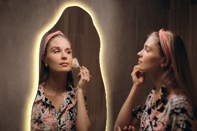 Szabálytalan alakú tükör modern LED háttérvilágítással