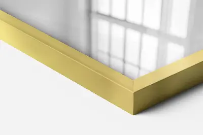 Hagyományos fali tükör arany kerettel elegáns kialakítású