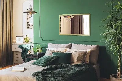 Hagyományos fali tükör arany kerettel elegáns kialakítású