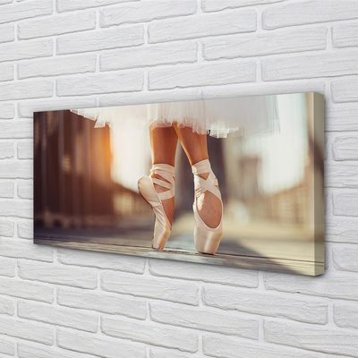 Canvas képek Fehér balettcipő nő ​​lábát