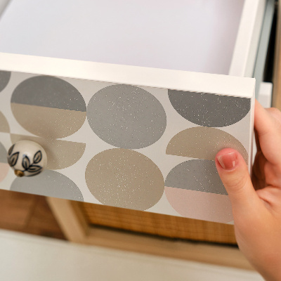 Bútormatrica geometrikus mintázattal pasztellszínekben