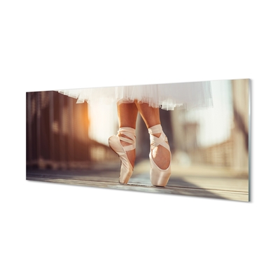 Üvegképek Fehér balettcipő nő ​​lábát