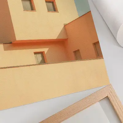 Retro plakát geometrikus építészet mintával bézs homlokzaton