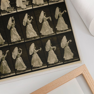 Poszter Kosarat emelő, zsebkendőt lengető nő (kb. 1887), Eadweard Muybridge alkotása