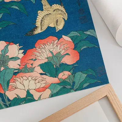 Poszter Katsushiki Hokusai 1834-es Pünkösdi rózsák és egy kanári című vintage fametszete