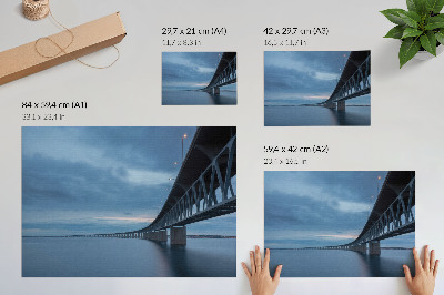 Poszter Egy modern híd a nyugodt víz felett