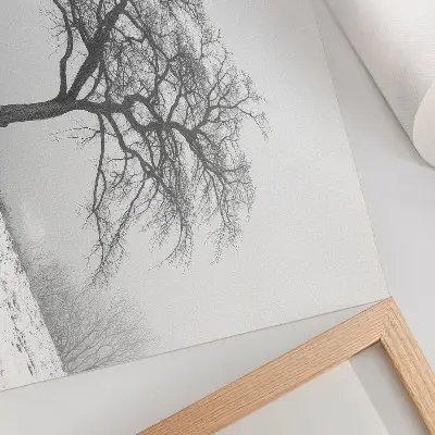Poszter magányos fa a téli tájban, minimalista és harmonikus stílusban