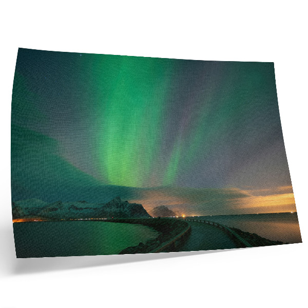 Poszter Aurora Borealis hideg hegyi táj felett