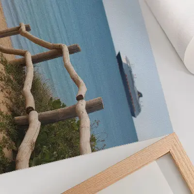 Poszter strand, hajó, tenger, fa korlát és homok mintával