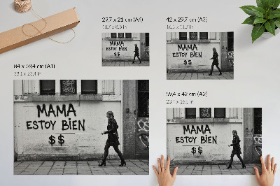 Poszter nyomtatás Kontrasztos városi jelenet fekete-fehér graffitikkel