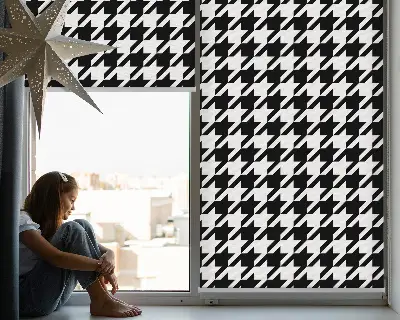 Ablakra akasztható roló geometrikus mintával