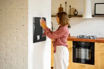 Írható mágnestábla sötét mintás kivitel