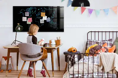 Törölhető mágneses tábla világtérkép körvonalakkal