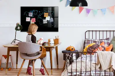 Törölhető mágneses tábla világtérkép körvonalakkal
