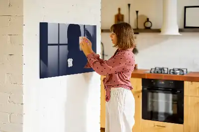 Törölhető mágneses tábla sötét tengerészkék színben
