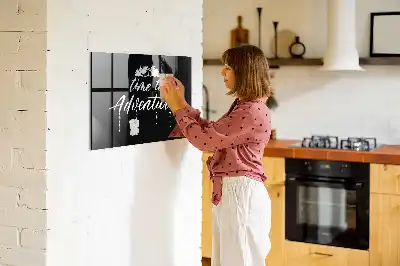 Törölhető mágneses tábla itt az idő a kalandra feliratú