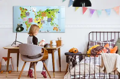 Világtérkép állatokkal mágneses tábla filctollal