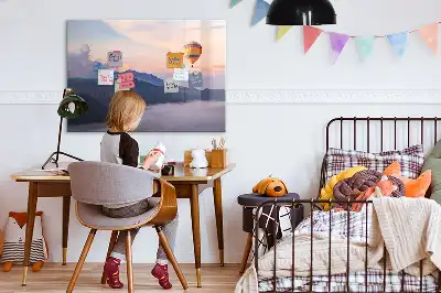 Mágneses tábla filctollal egy gyönyörű tájkép mintával