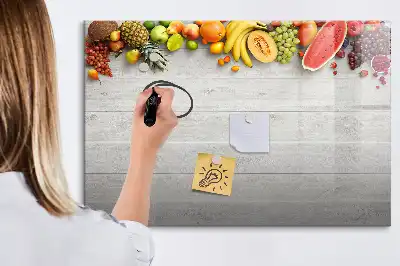 Mágneses törölhető tábla gyümölcsök az asztalon mintával