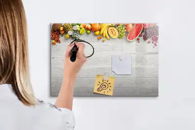Mágneses törölhető tábla gyümölcsök az asztalon mintával