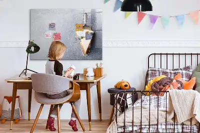 Mágneses törölhető tábla egy szelet torta mintával