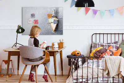 Mágneses törölhető tábla egy szelet torta mintával