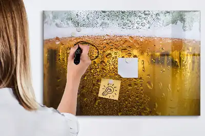 Mágneses tábla filctollal egy korsó sör mintás