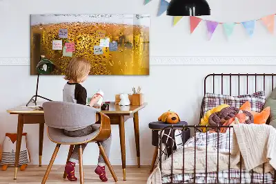 Mágneses tábla filctollal egy korsó sör mintás