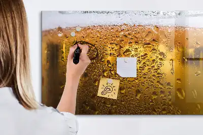 Mágneses tábla filctollal egy korsó sör mintás