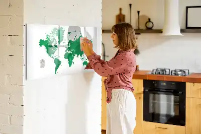 Mágneses világtérkép zöld színű, filctollal