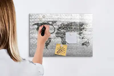 Mágneses világtérkép téglafal mintázatú kivitel filctollal