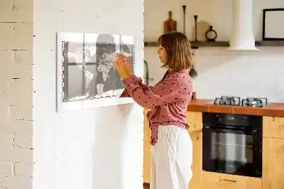 Mágneses világtérkép barna színű, filctollal