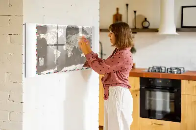 Mágneses világtérkép barna színű, filctollal