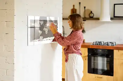 Mágneses világtérkép barna színű, filctollal