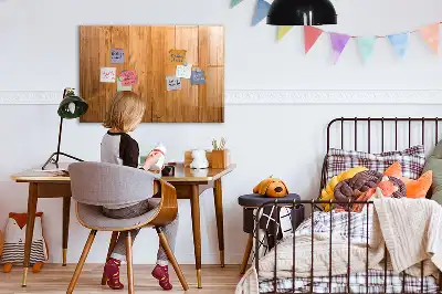 Mágneses tábla filctollal fa keretes kivitelben