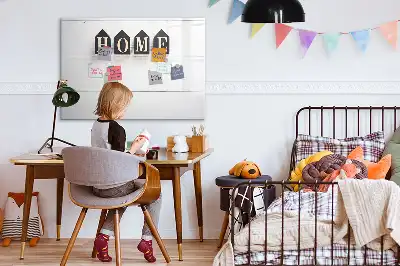 Mágneses tábla filctollal otthon felirattal
