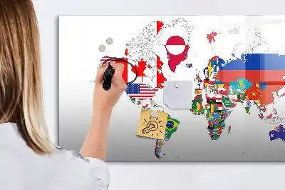 Mágneses térkép nemzeti zászlókkal filctollal