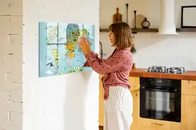 Világtérkép állatokkal mágneses tábla filctollal