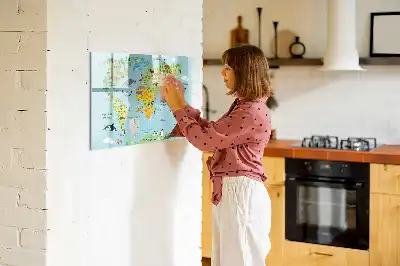 Világtérkép állatokkal mágneses tábla filctollal