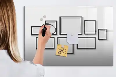 Mágneses törölhető tábla fekete kerettel