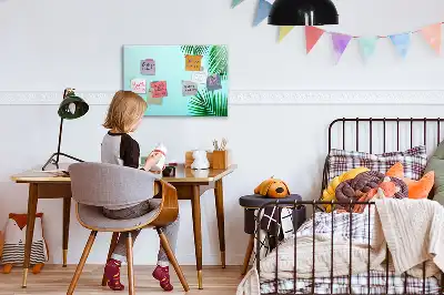 Mágneses tábla filctollal trópusi levelek mintával