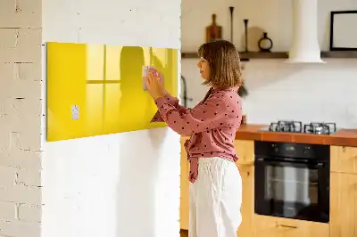 Mágneses törölhető tábla világossárga színben