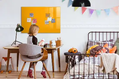 Mágneses tábla filctollal aranysárga színben
