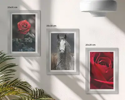 Modern keretezett képszett vörös rózsák és ló szürke háttérrel
