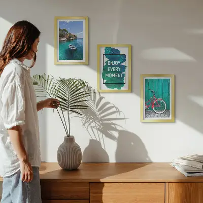 Keretezett triptichon tengerre néző kilátás hajóval, kerékpárral és inspiráló felirattal