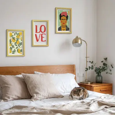 Keretezett triptichon Frida Kahlo portréja citromokkal és LOVE felirattal