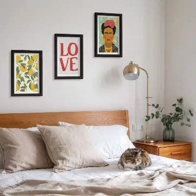 Keretezett triptichon Frida Kahlo portréja citromokkal és LOVE felirattal